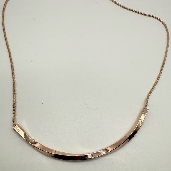 Vintage Signed Charter Club Gold Tone Chain Necklace Solid Curved Angular Shaped - Picture 2 of 4
